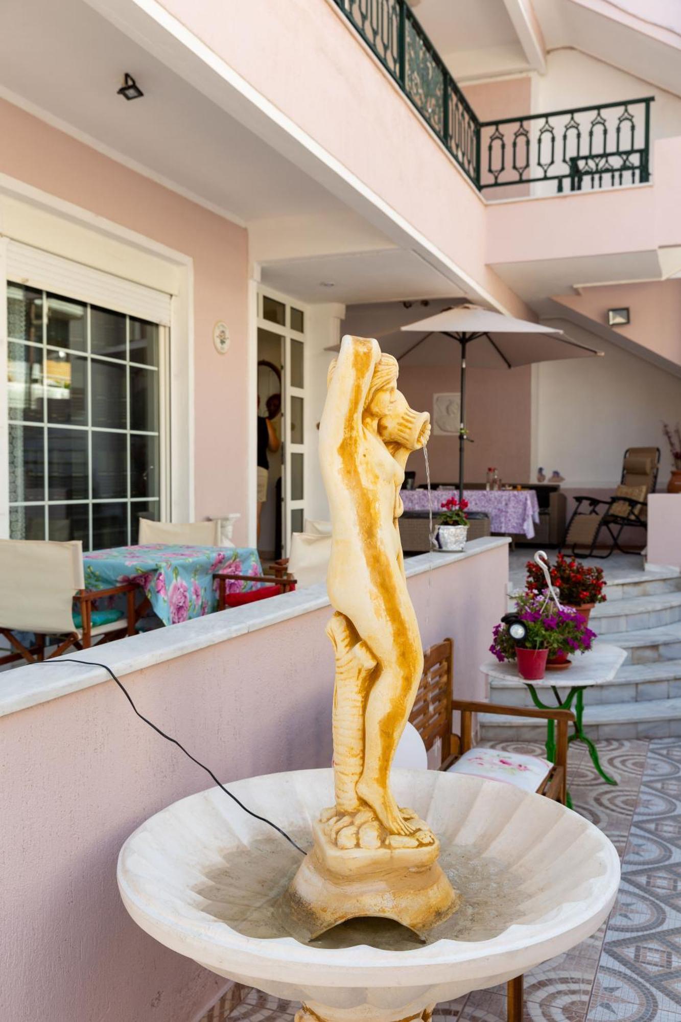 Spacious Apartment Corinth Luaran gambar